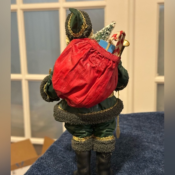 Clothtique Santa “Possible Dreams” figure in lovely green suit. - Picture 3 of 10